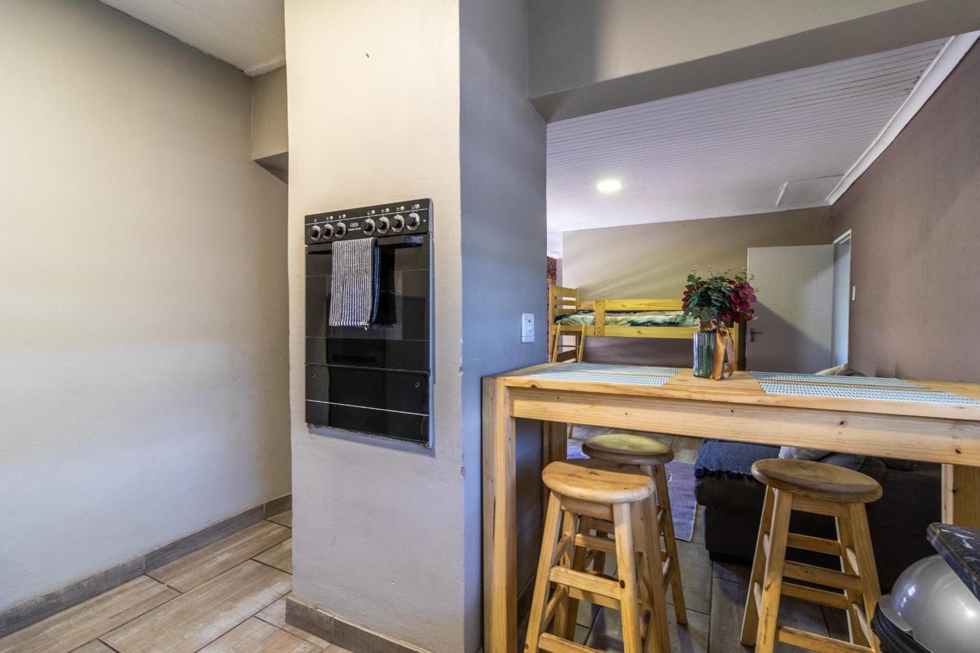 Bosveld In Die Stad 2 Guesthouse Alberton Luaran gambar